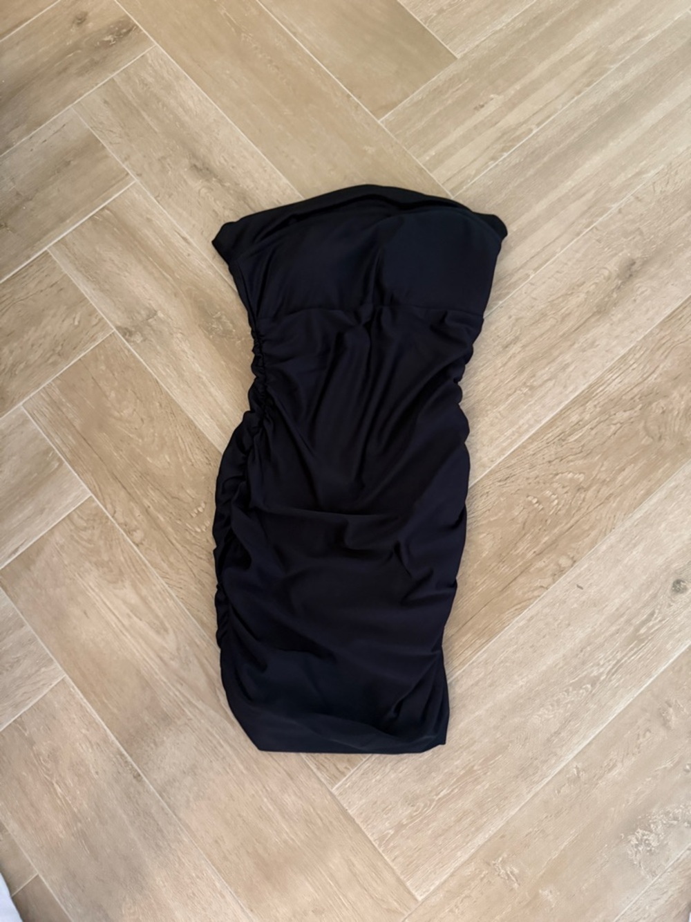 Classic Strapless Black Ruched Tube Dress